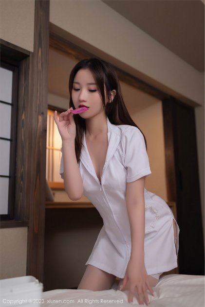 边吃奶边摸下我好爽视频海报