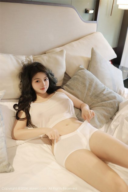 男女裸交真实动态图h海报